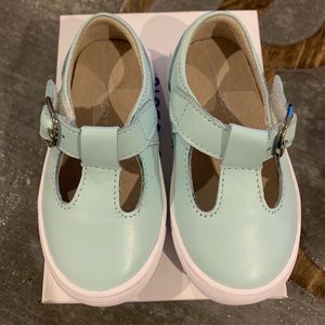 McCoy’s boys size 5